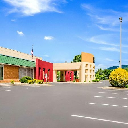 Quality Inn Roanoke Airport Экстерьер фото