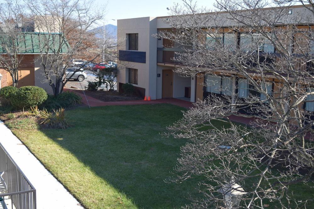 Quality Inn Roanoke Airport Экстерьер фото