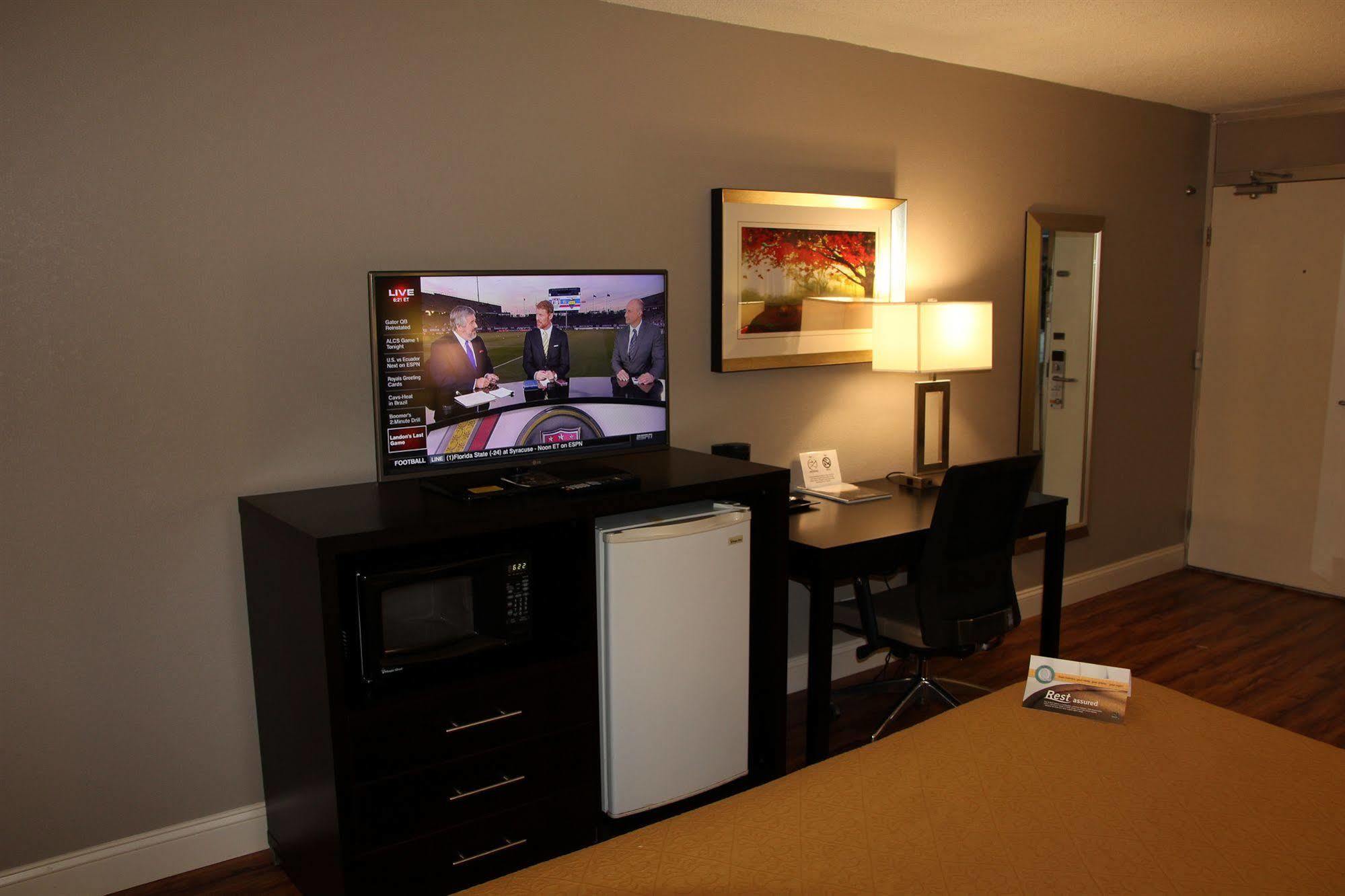 Quality Inn Roanoke Airport Экстерьер фото