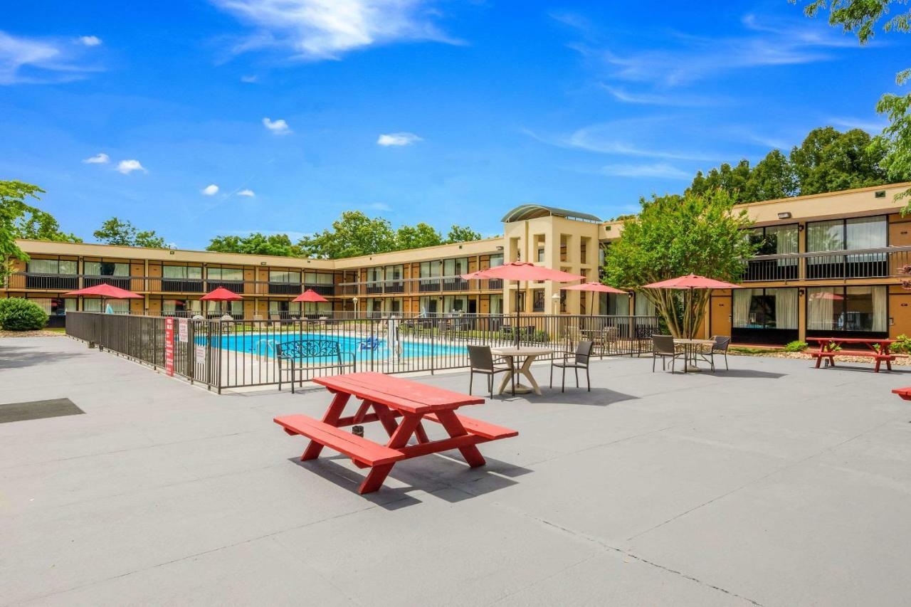 Quality Inn Roanoke Airport Экстерьер фото