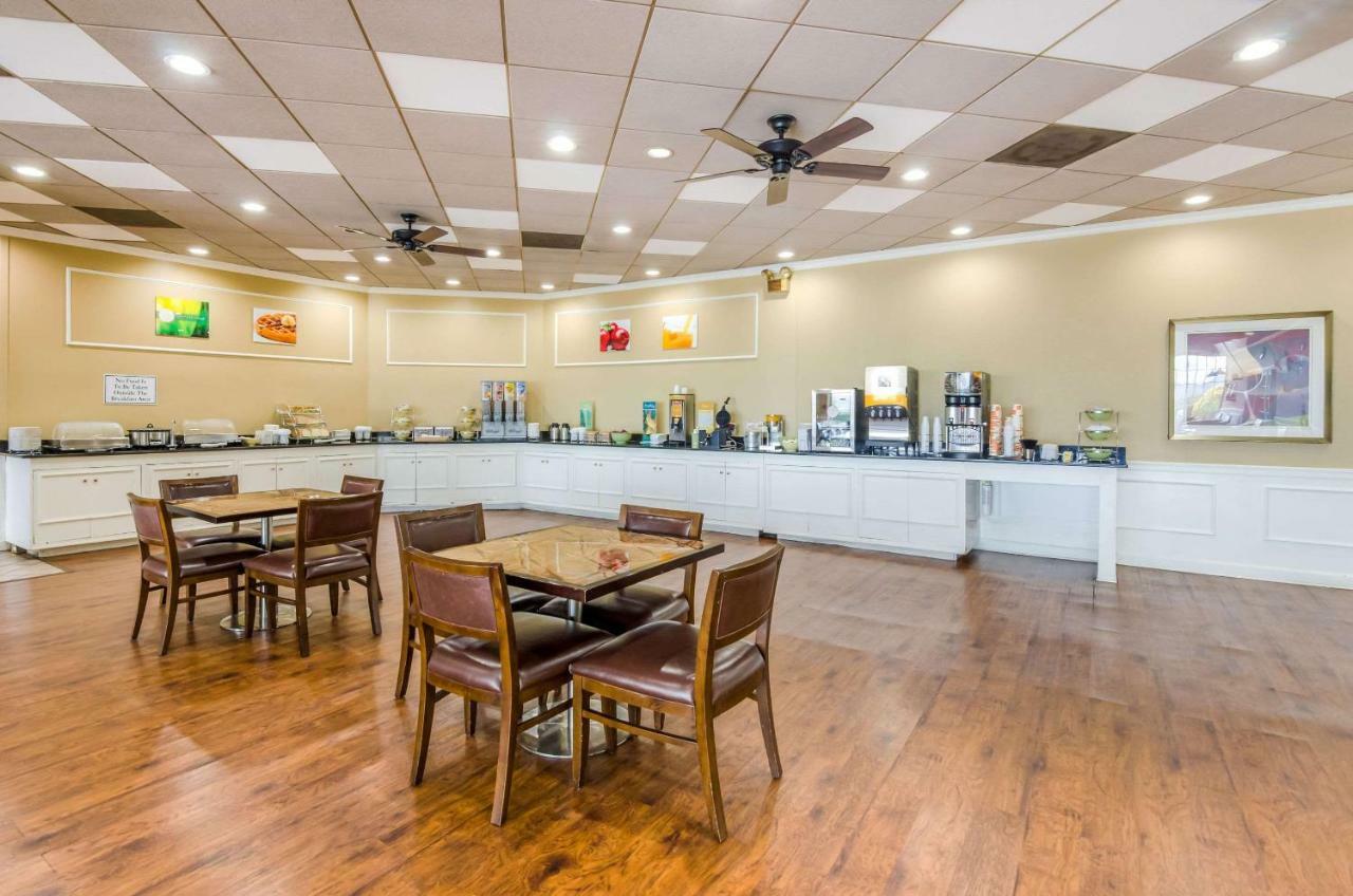 Quality Inn Roanoke Airport Экстерьер фото